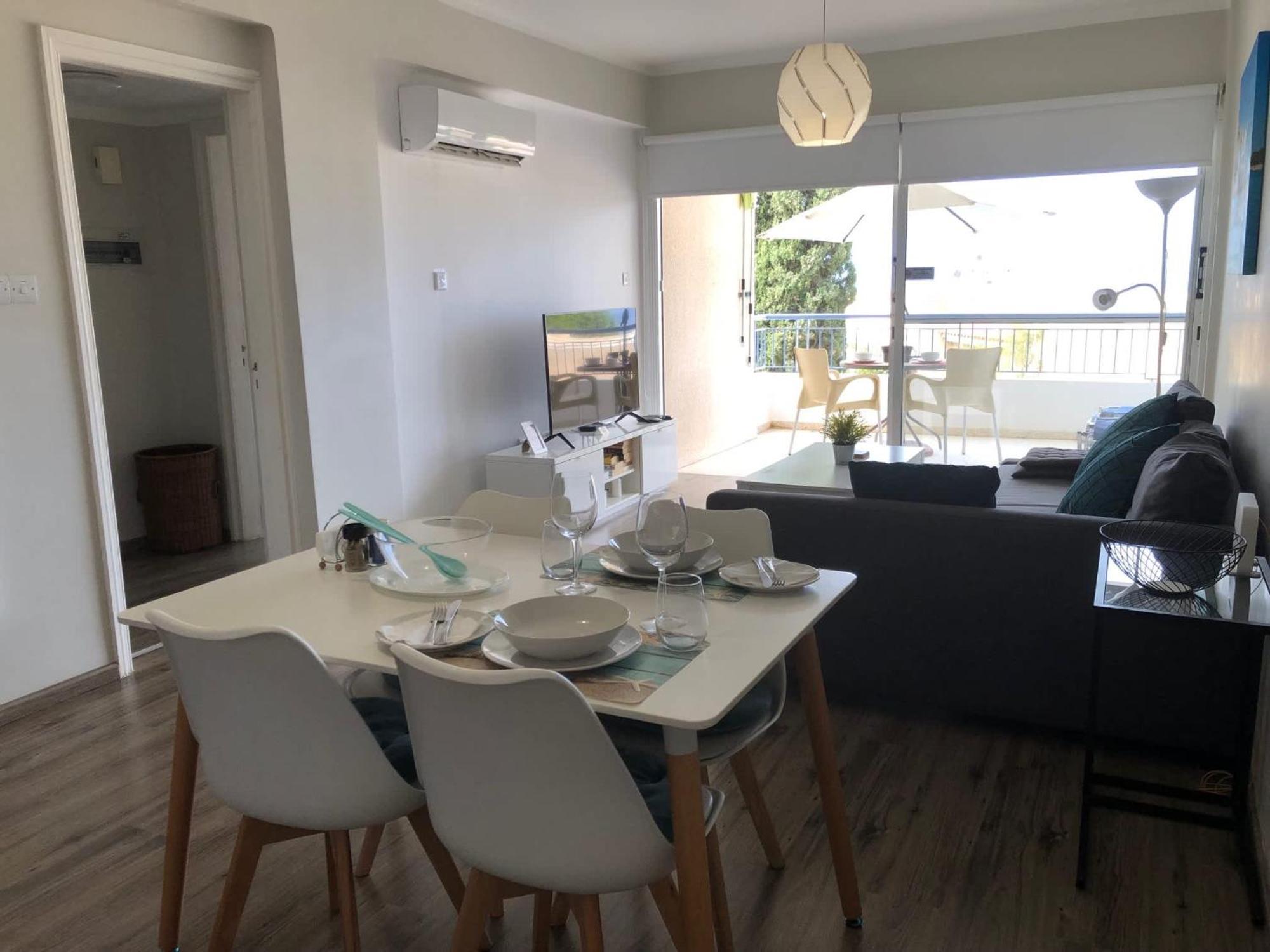 Kings Palace - Modern And Stylish 1 Bedroom Apartment Paphos Exterior photo