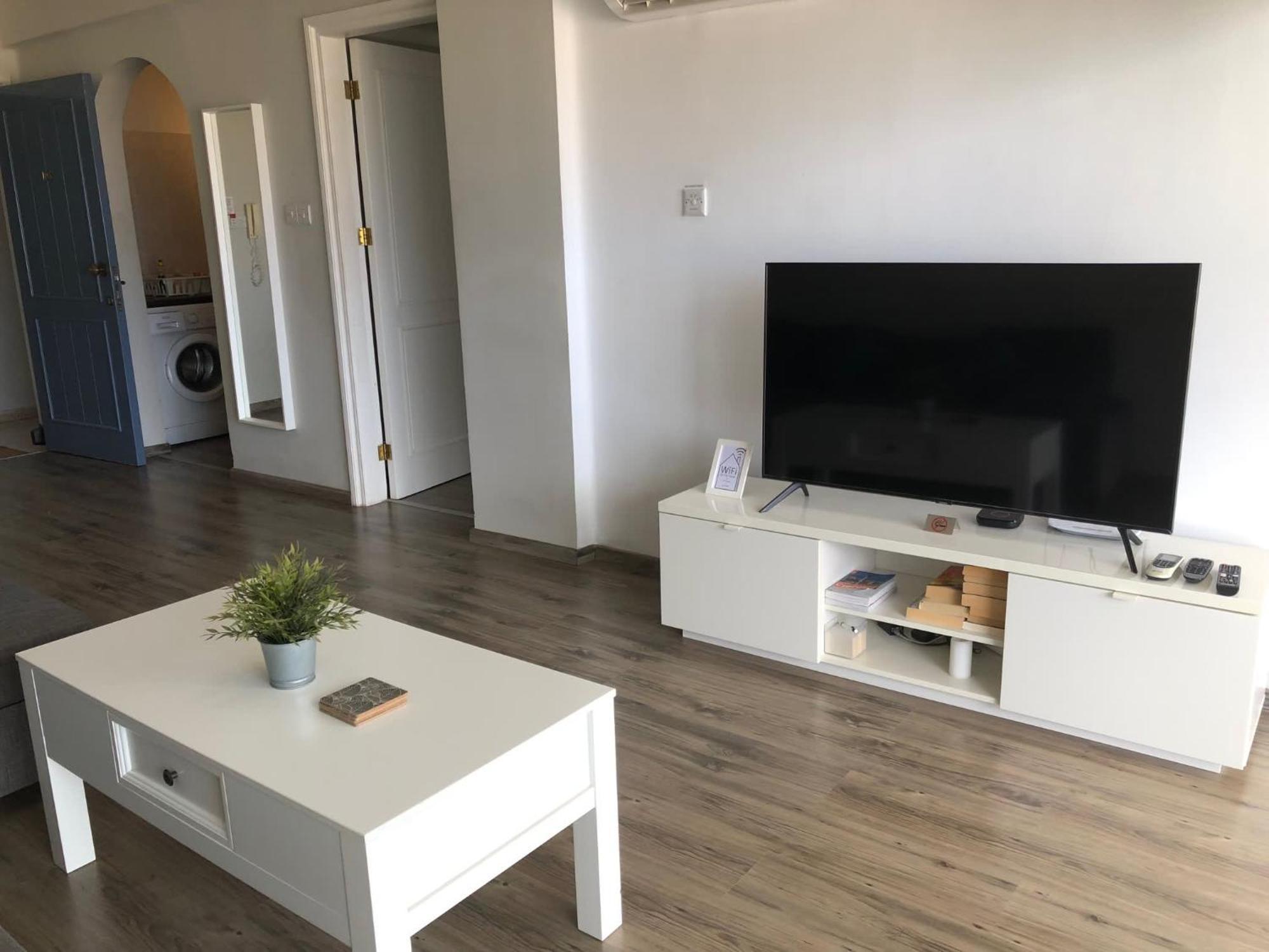 Kings Palace - Modern And Stylish 1 Bedroom Apartment Paphos Exterior photo